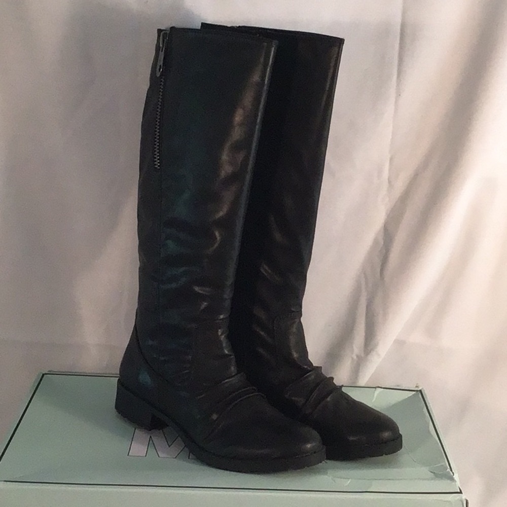 NWT Mia Girl 8 1/2 black boot